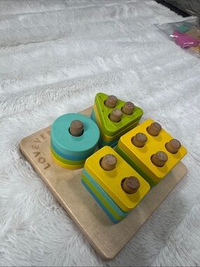 Wooden Peg Stacker Puzzle - Yellow & LOVEVERY